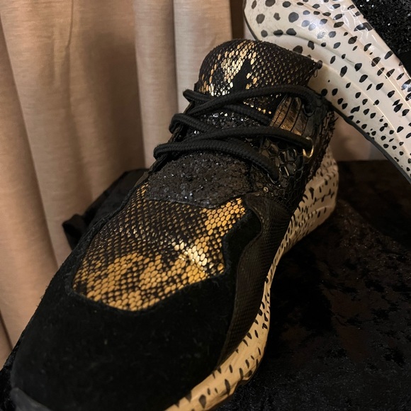 Upper black and gold snake print with polka dot black and white sole. - Picture 8 of 13